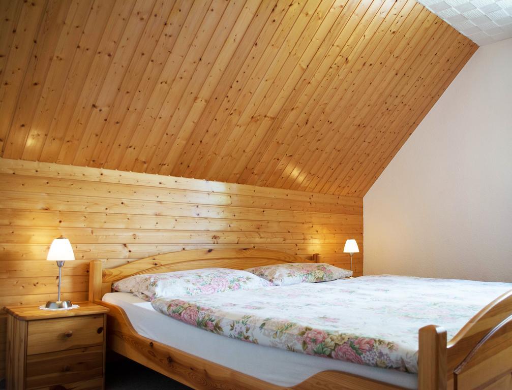 Ferienwohnung Schwarzwaldhof Titisee-Neustadt Pokoj fotografie